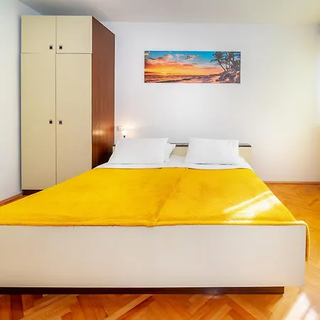 Sucur With Terrace Apartmán