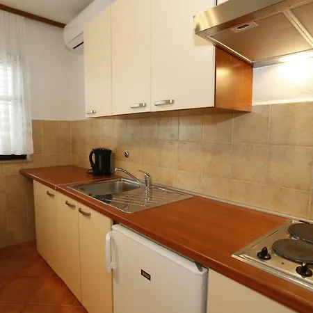 Sucur With Terrace Baška