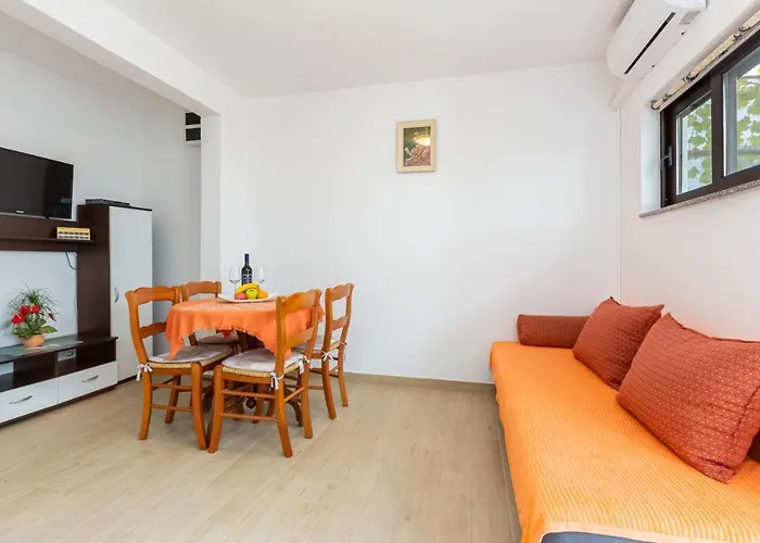 Sucur With Terrace Apartamento *