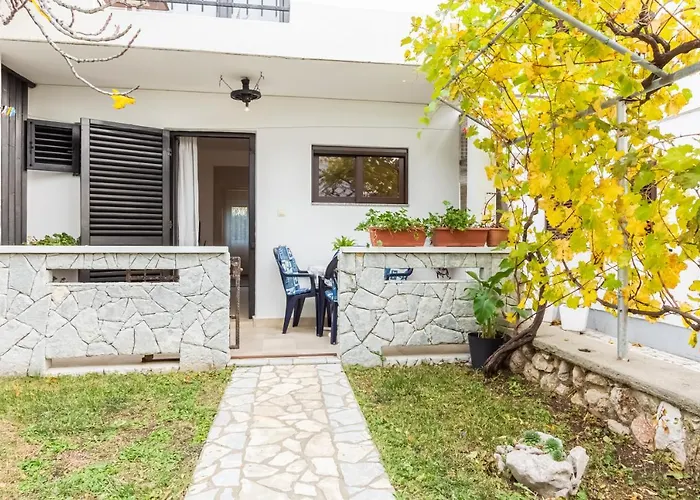 Sucur With Terrace Apartamento Baška