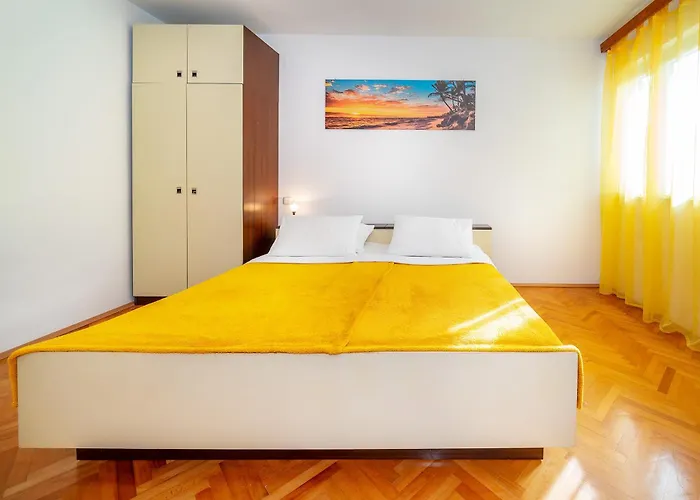 Sucur With Terrace Apartment