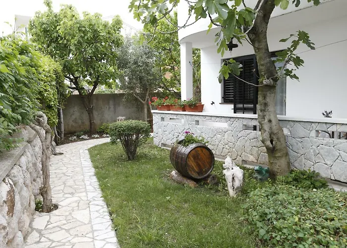 Sucur With Terrace Apartment