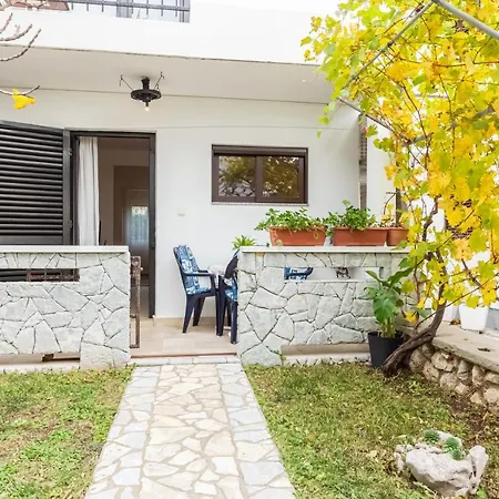 Sucur With Terrace Apartment Baska (Krk)