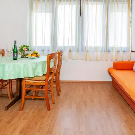 Apartment Sucur With Terrace