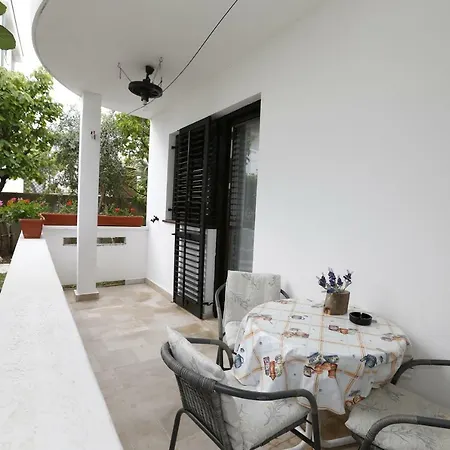 Sucur With Terrace Apartment