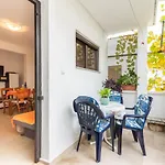 Sucur With Terrace Apartament Baška