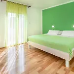 Apartament Sucur With Terrace Baška