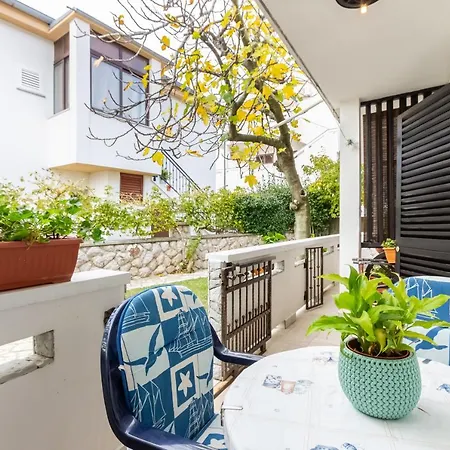 Apartmán Sucur With Terrace