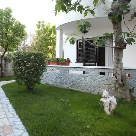 Apartmán Sucur With Terrace